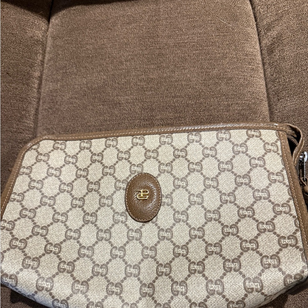EUC Gucci Plus Cosmetic Pouch